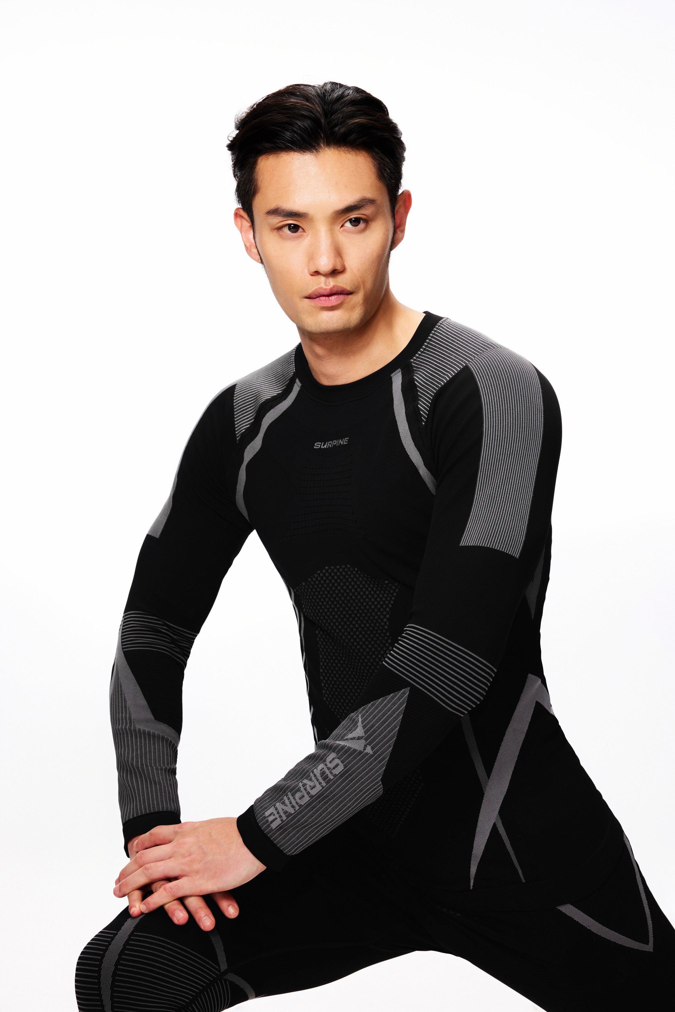 Surpine _ elite_thermal_compression_baselayer_men_black_grey_feature_5