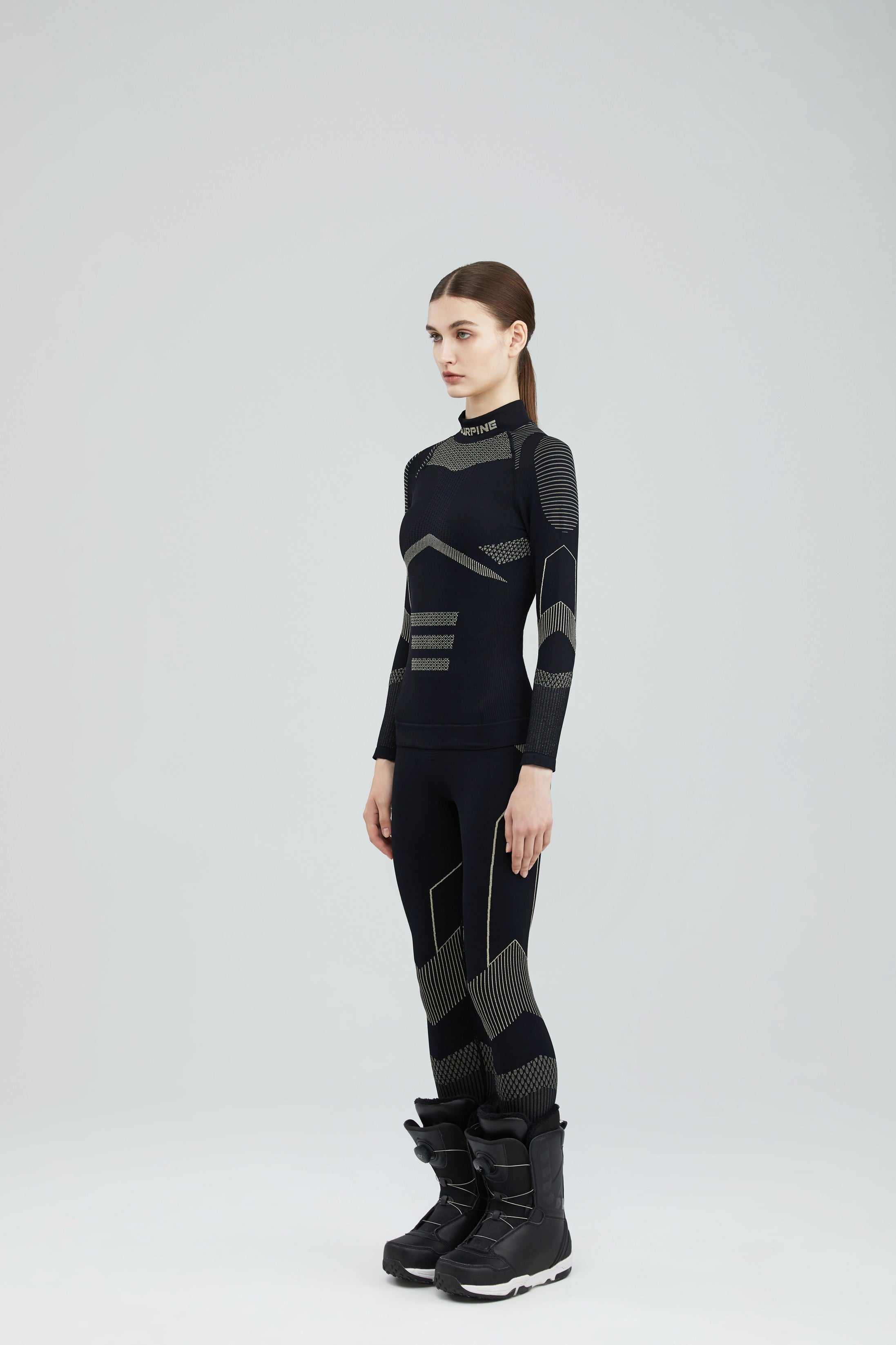 Surpine _ pro_thermal_compression_baselayer_women_black_gold_side