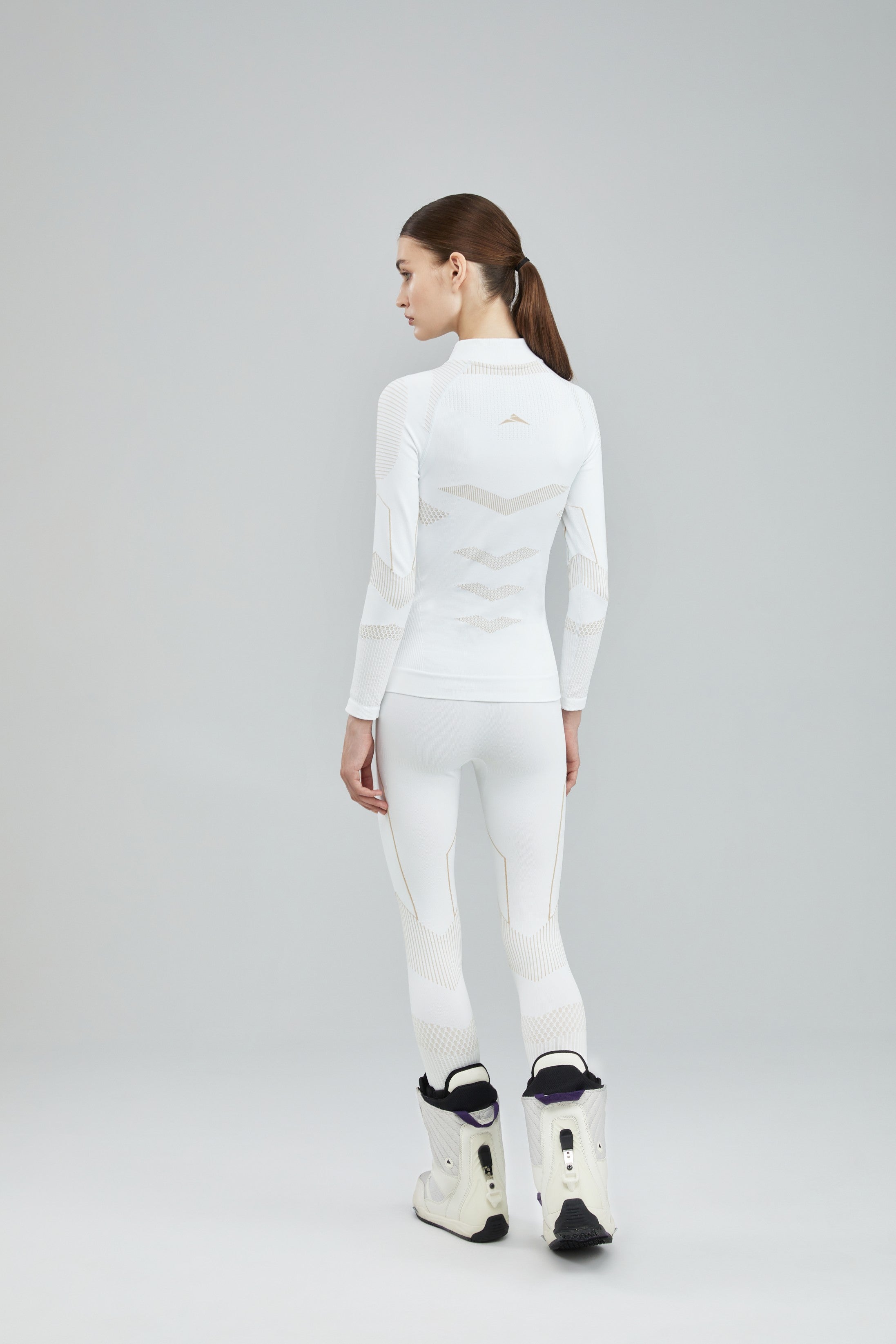 Surpine _ pro_thermal_compression_baselayer_women_white_gold_back